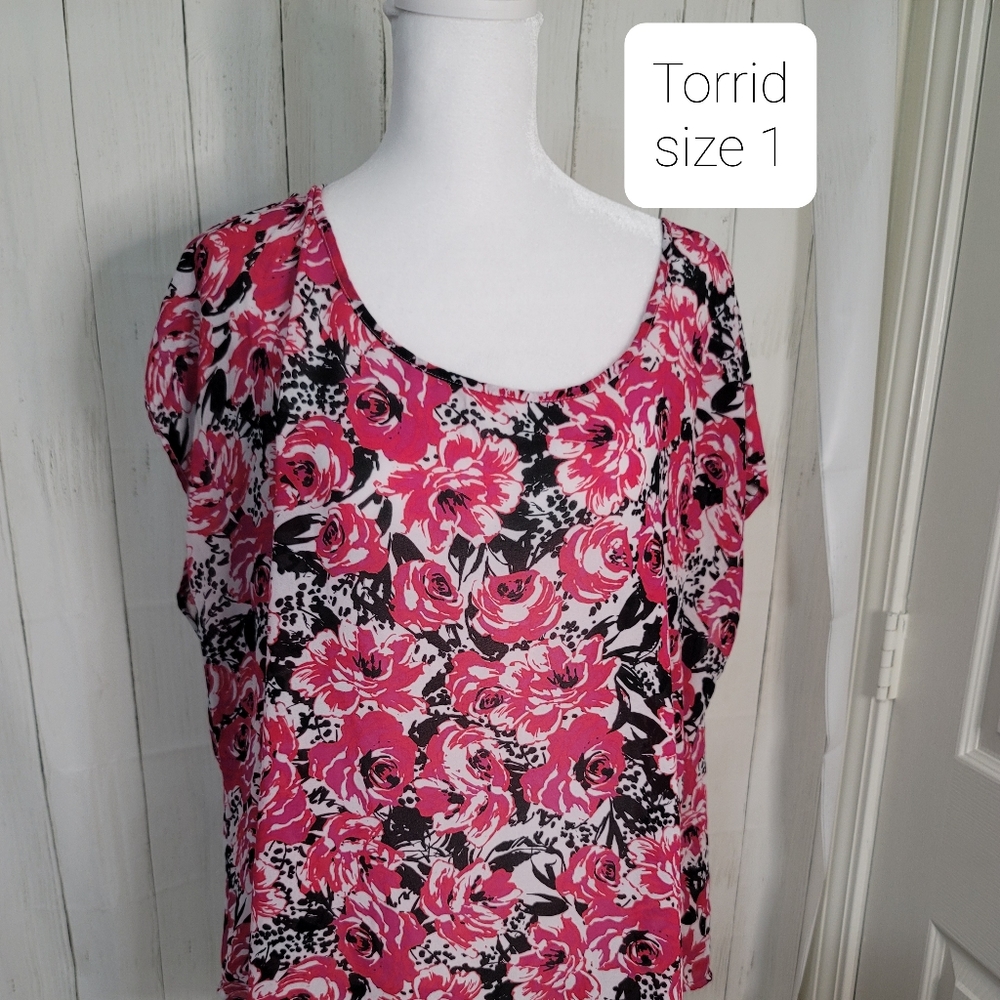 Torrid black and pink floral top size 1. Open back